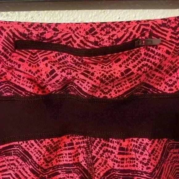 Nike DRI FIT High Waisted Cropped Women’s Reflective Leggings - Size M - Picture 5 of 6